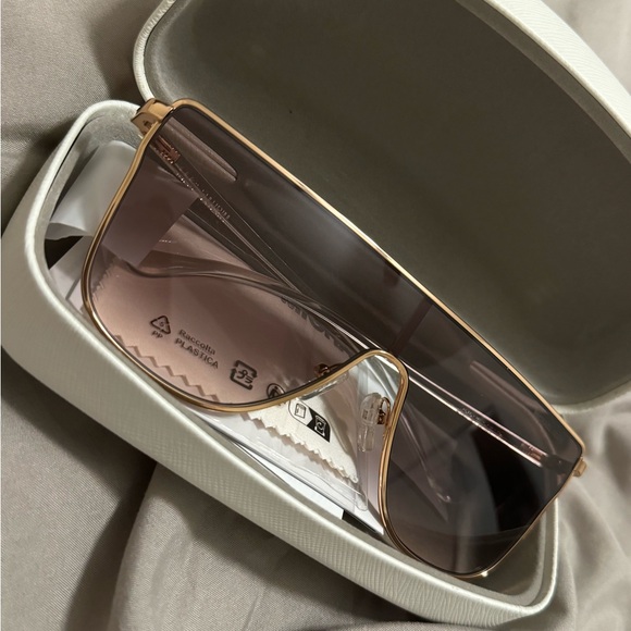 Michael Kors Eyewear Snowmass Oversized Frame Sunglasses - Picture 4 of 4